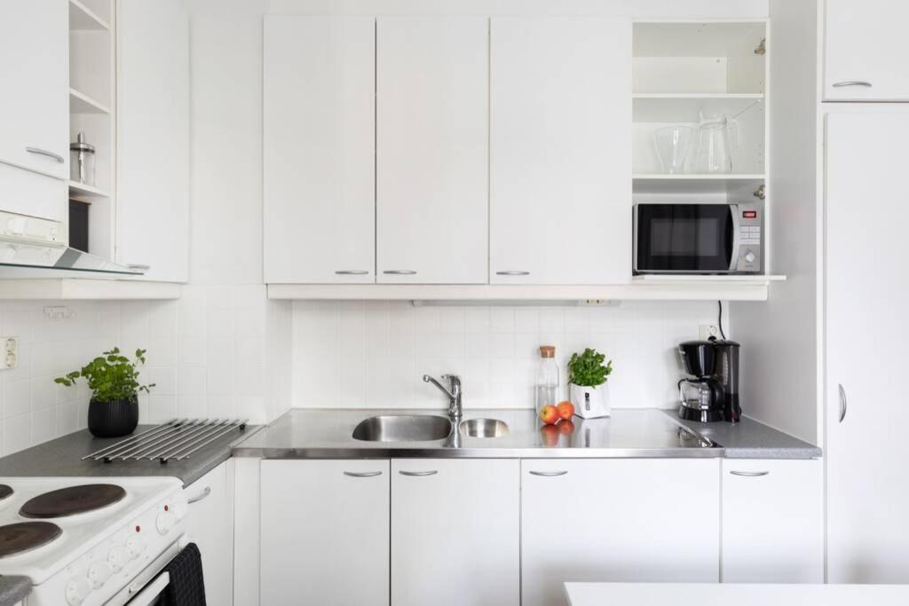 Sleepwell Apartments Allinkatu With Private Sauna And Parking Turku Ngoại thất bức ảnh